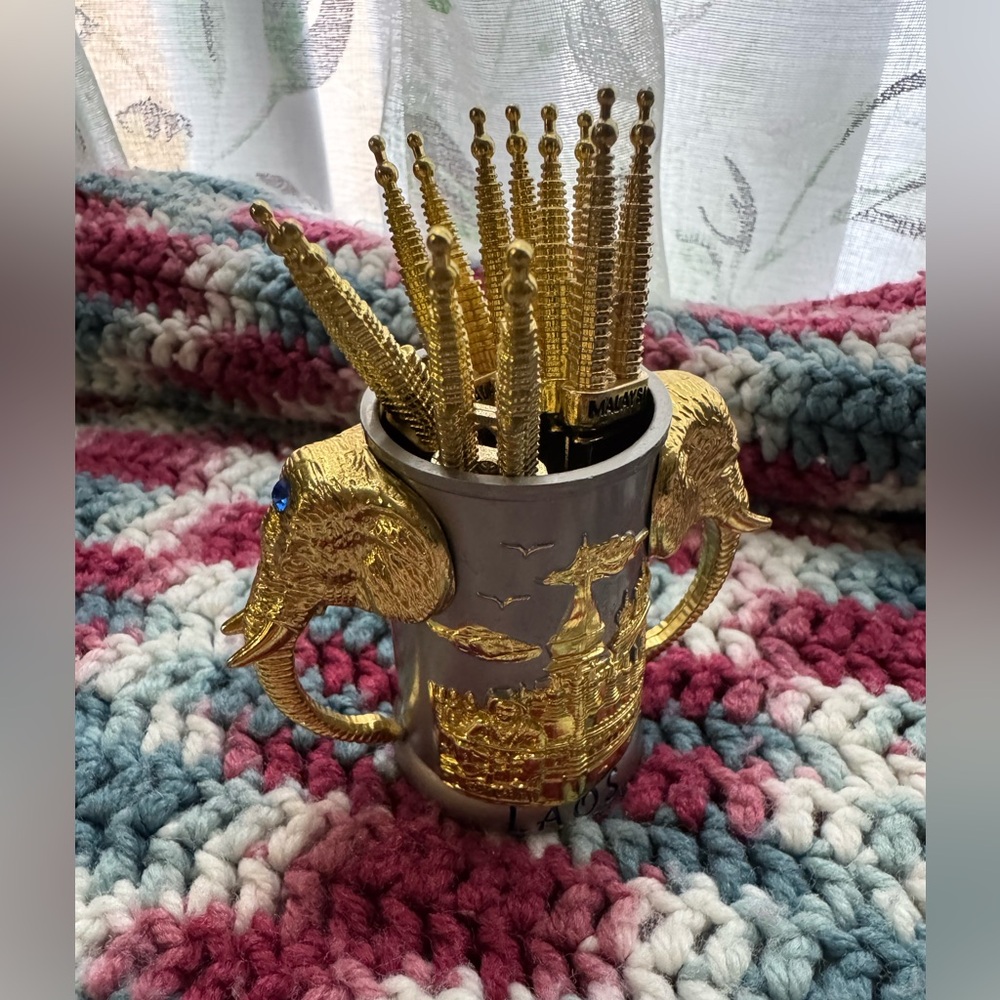 Elephant Handle Mug with Utensils